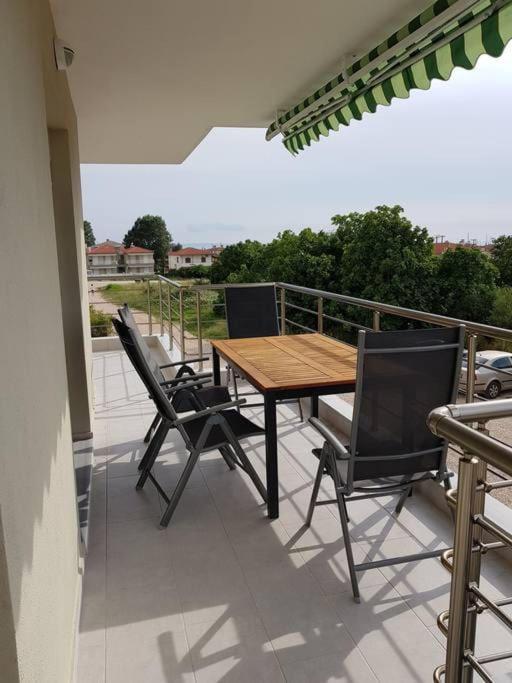 Orange Apartment นิกิติ ภายนอก รูปภาพ